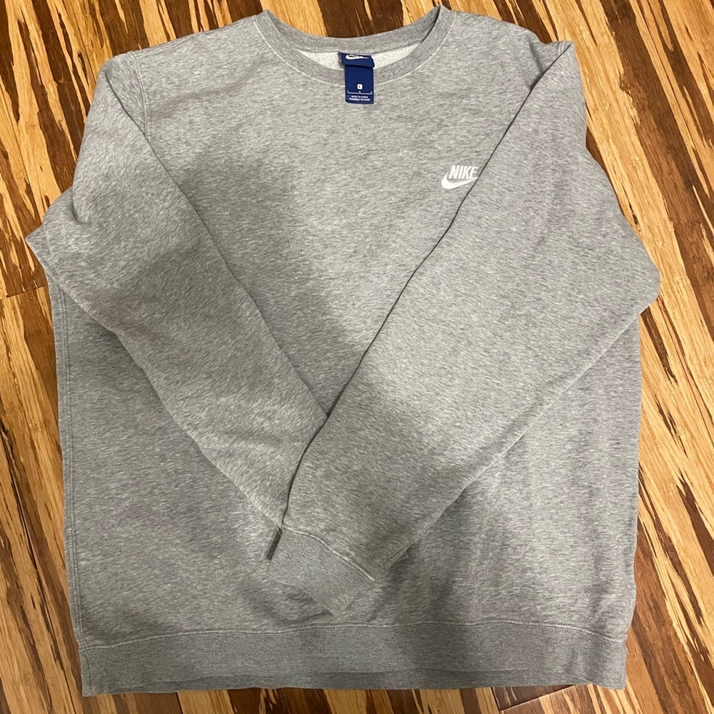 Nike sportswear fleece crewneck- unisex size large